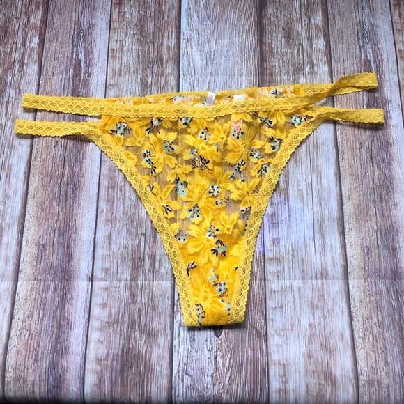 PINK Victoria’s Secret Thong - Picture 1 of 4